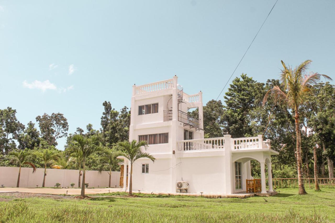 Joe'S Castle Bed & Breakfast Sagbayan ภายนอก รูปภาพ
