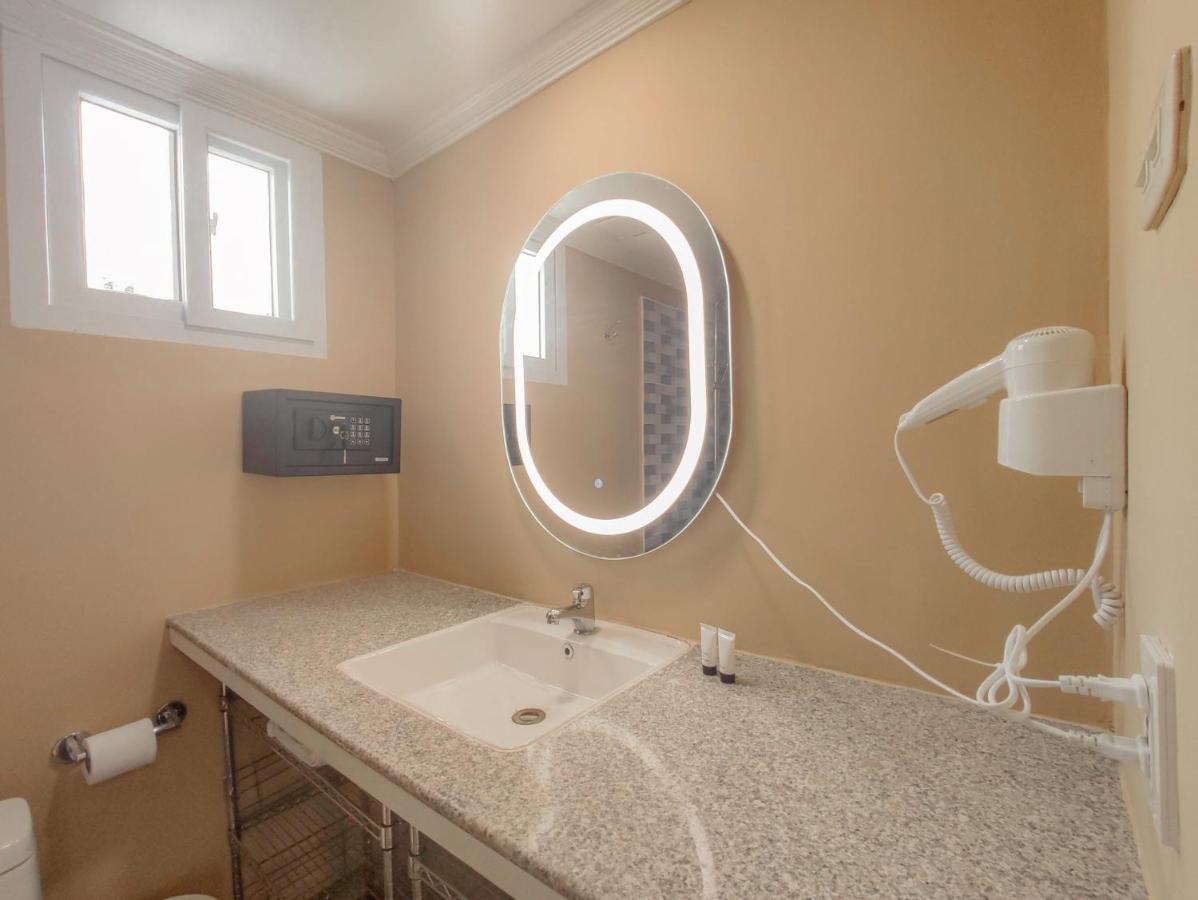 Joe'S Castle Bed & Breakfast Sagbayan ภายนอก รูปภาพ