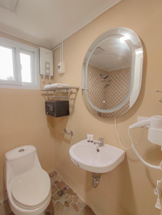 Joe'S Castle Bed & Breakfast Sagbayan ภายนอก รูปภาพ